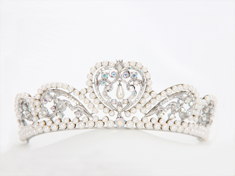 結婚式のティアラカタログ；株式会社アズマ